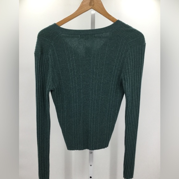 Banana Republic Sweater Size M - Picture 2 of 2